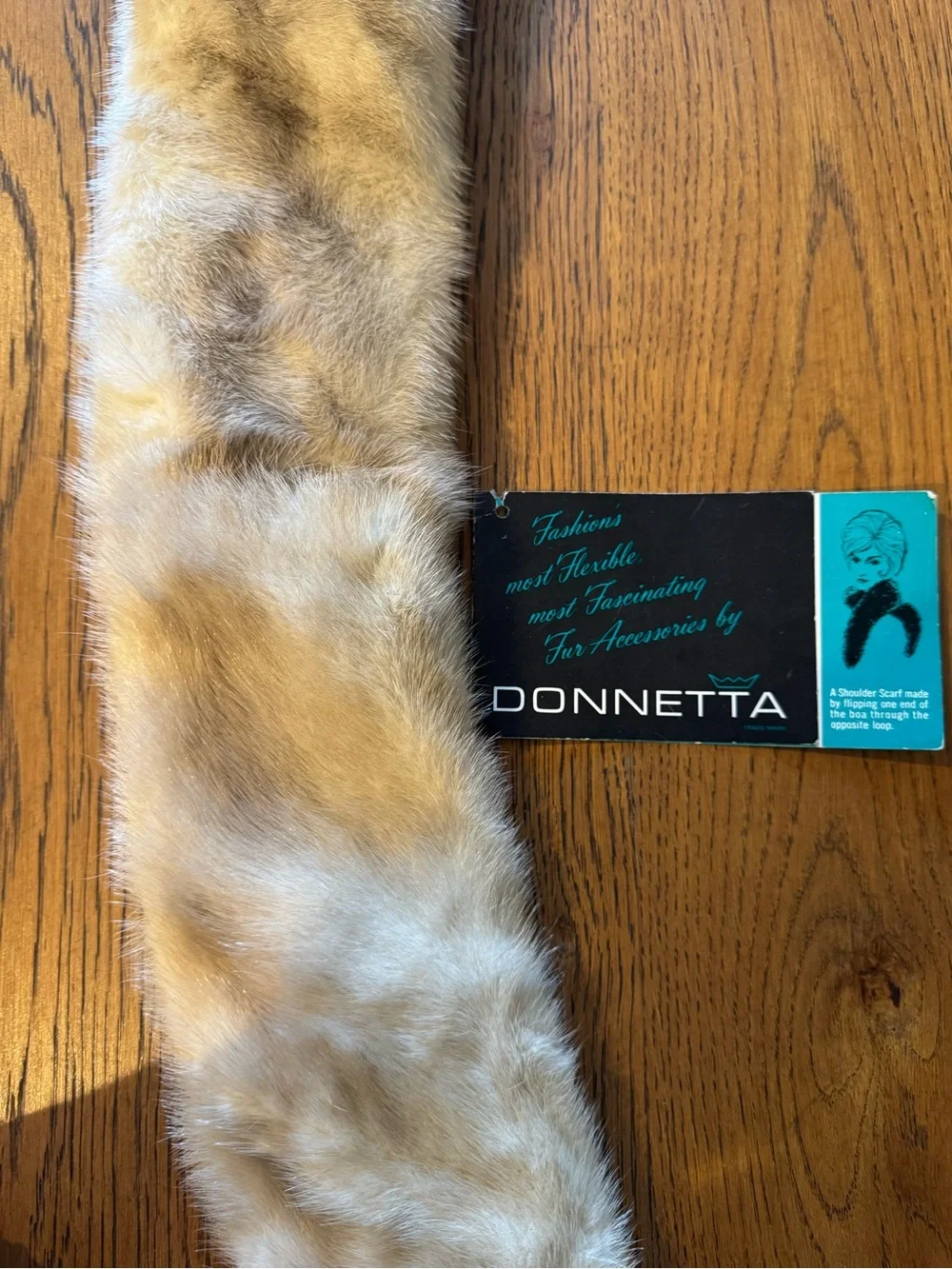 Donnetta Plush Fur Collar Scarf in Light Beige